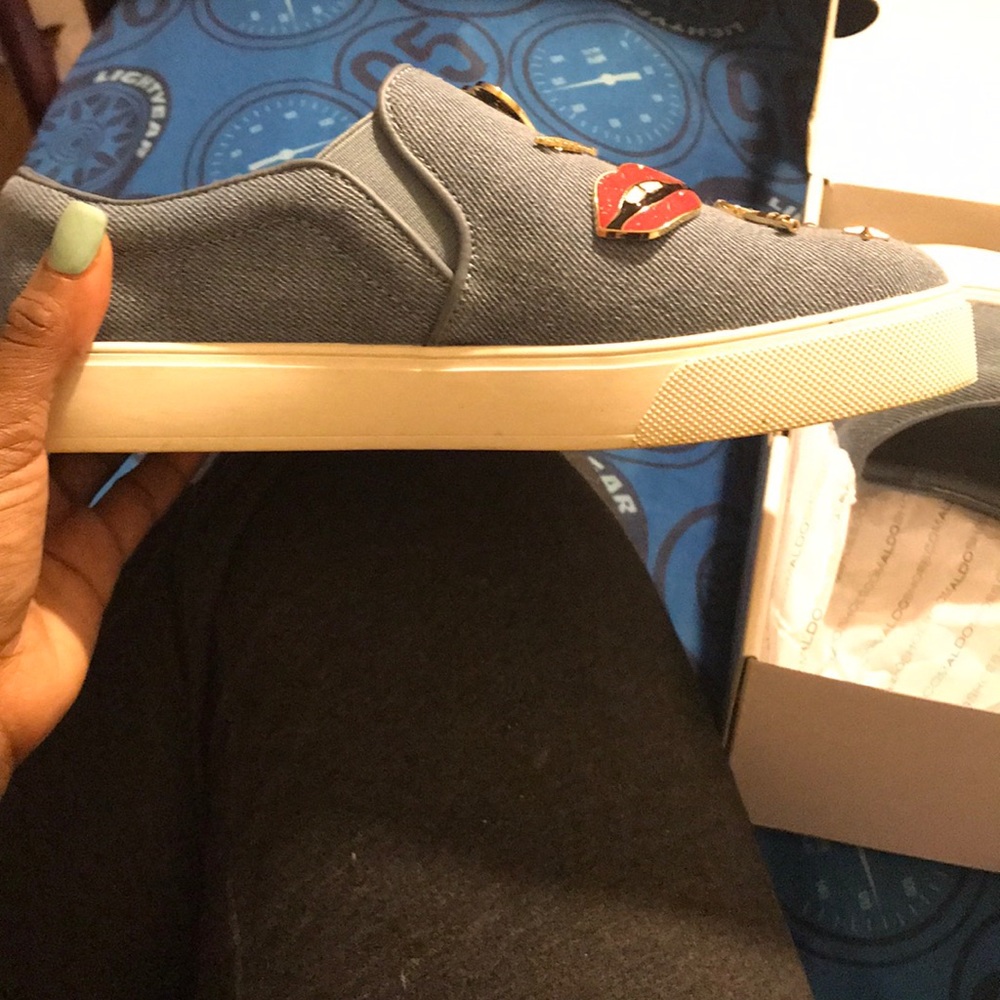 Aldo Slip In Shoes - Picture 2 of 4